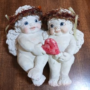 Vintage Dreamsicles Two Cherubs Sitting With Heart DR2110 Classic Figure